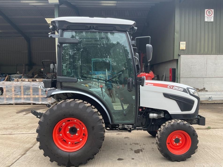Tractor - Bobcat CT 2535