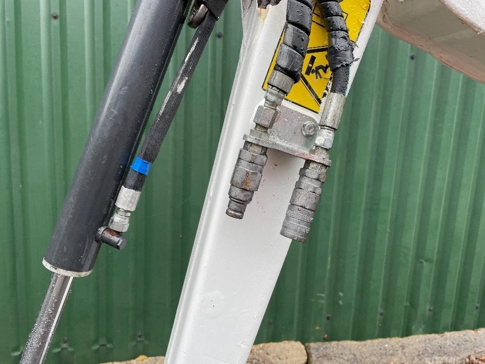 Miniexcavator - Bobcat E 10