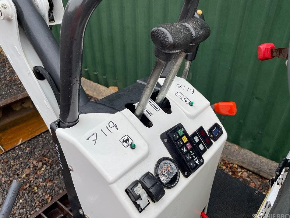 Miniexcavator - Bobcat E 10