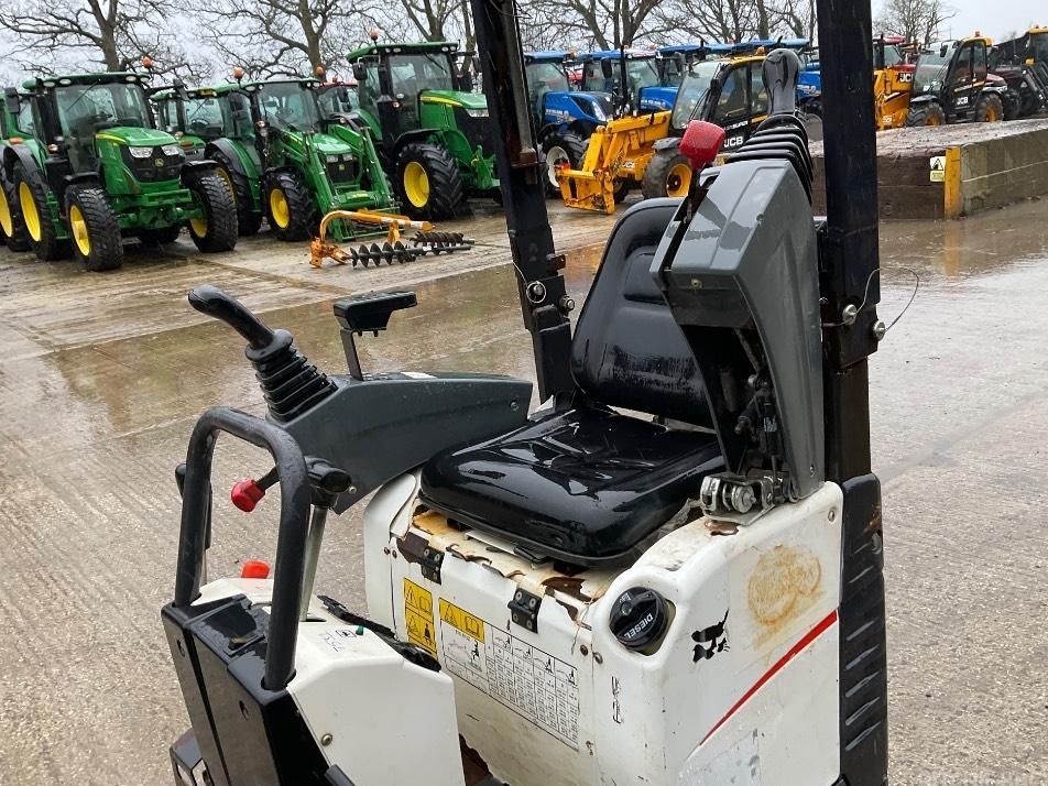 Miniexcavator - Bobcat E 10