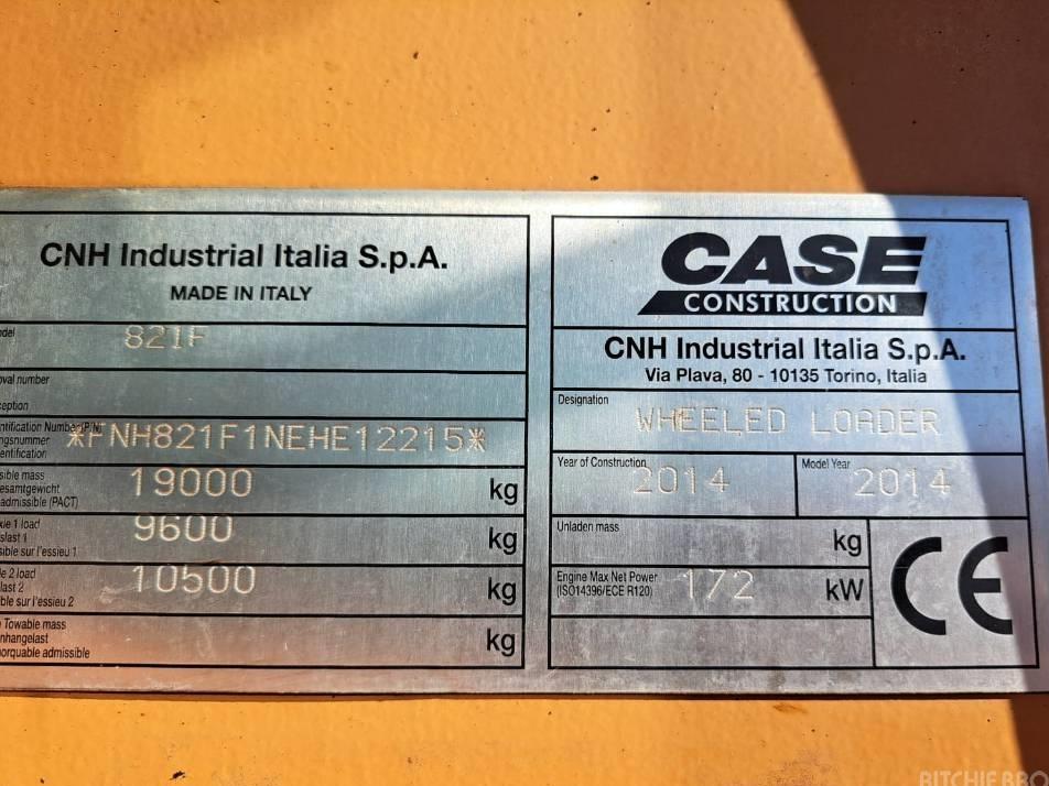 Incarcator frontal - Case 821 F