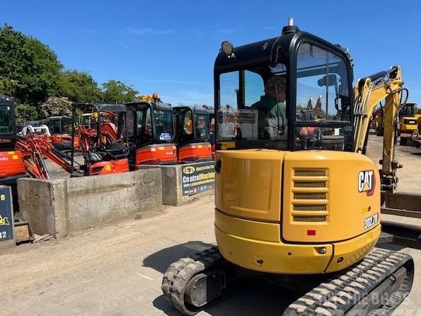 Miniexcavator - CAT 302.7 D CR