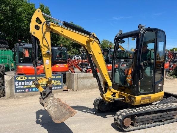 Miniexcavator - CAT 302.7 D CR