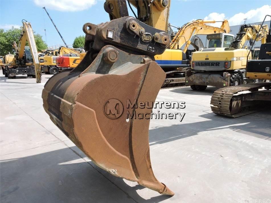 Excavator pe senile - CAT 320EL