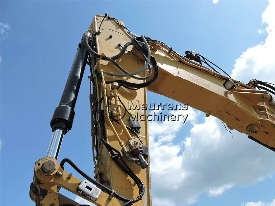 Excavator pe senile - CAT 320EL