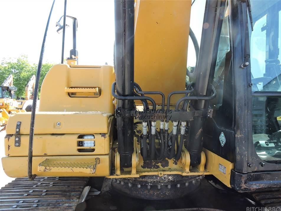 Excavator pe senile - CAT 323D