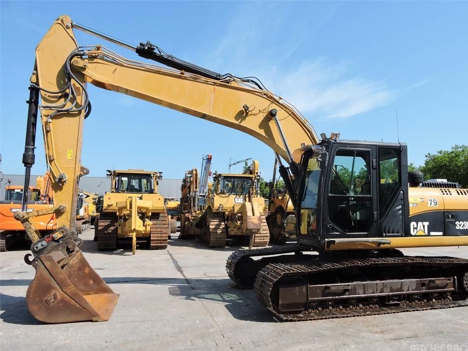 Excavator pe senile - CAT 323D
