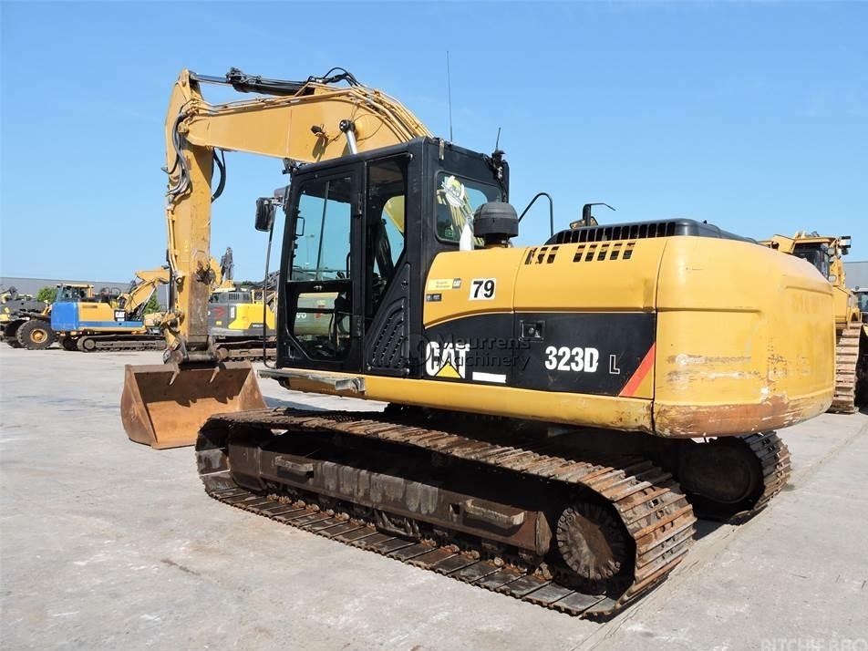 Excavator pe senile - CAT 323D