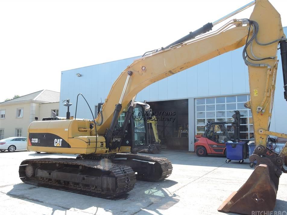 Excavator pe senile - CAT 323D