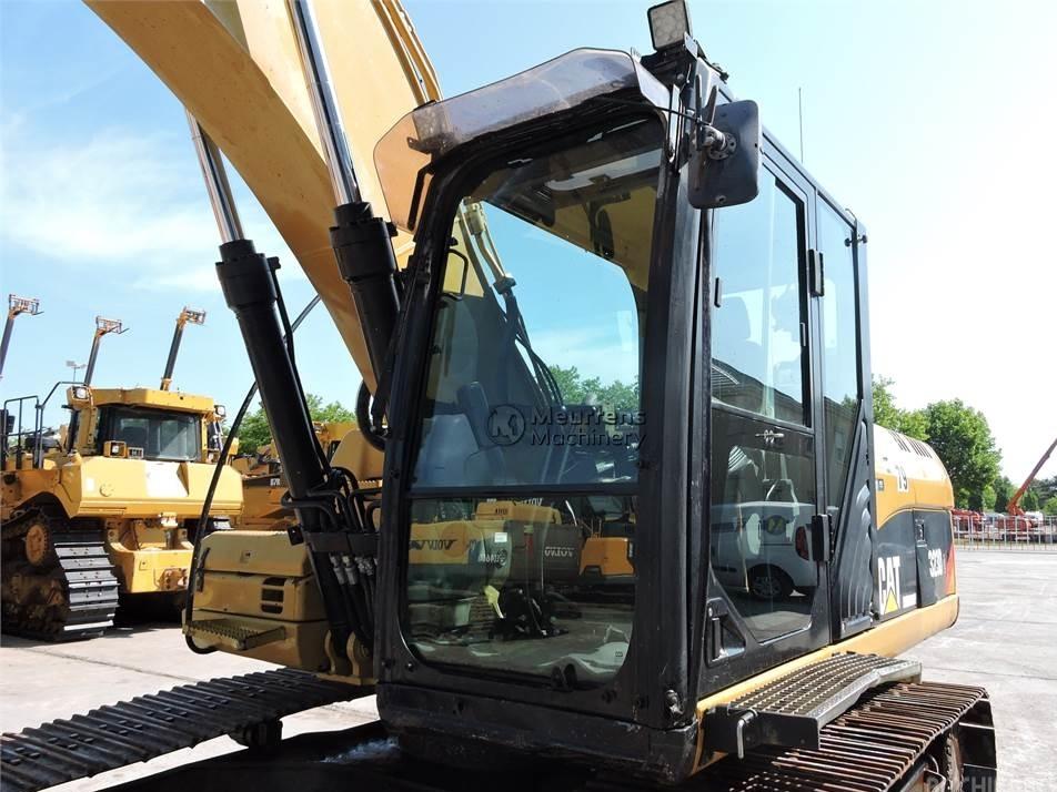Excavator pe senile - CAT 323D