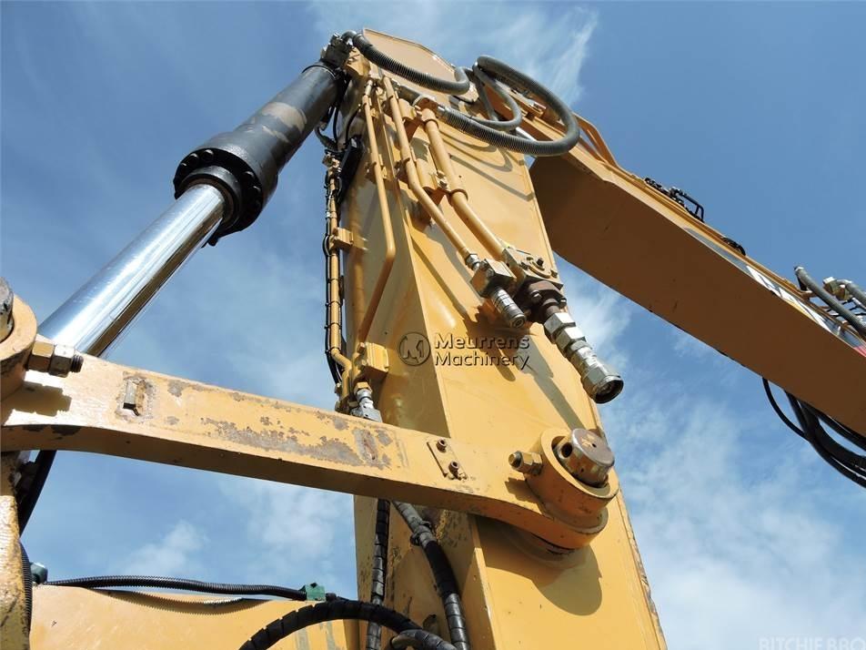 Excavator pe senile - CAT 325F