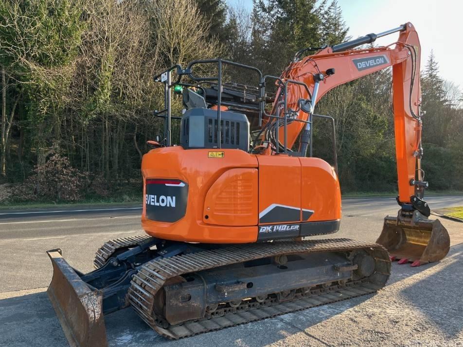 Excavator pe senile - Develon DX140LCR-7