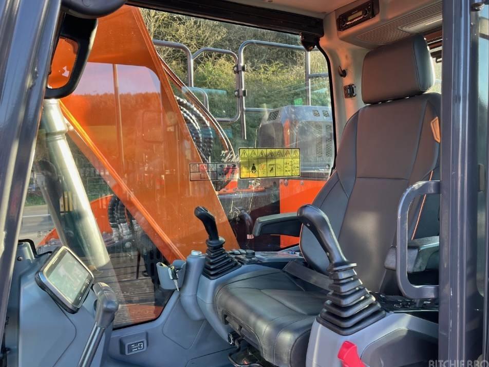 Excavator pe senile - Develon DX140LCR-7