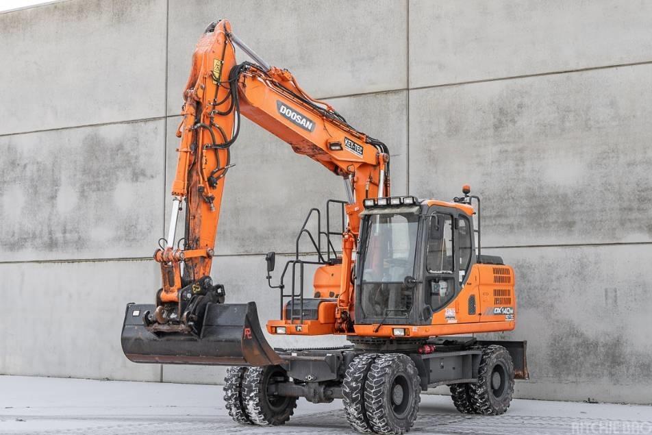 Excavator pe roti - Doosan DX 140 W-3