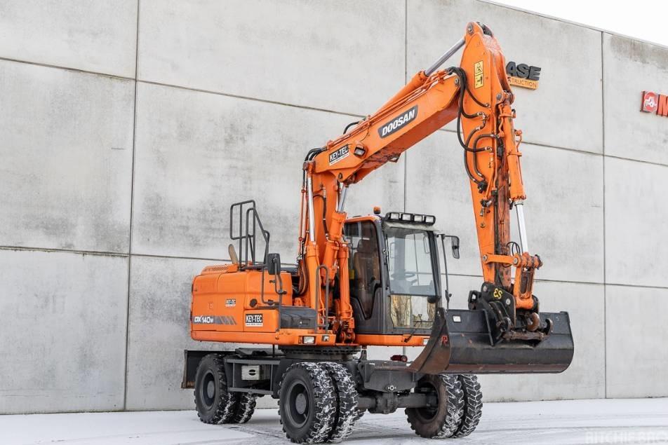Excavator pe roti - Doosan DX 140 W-3