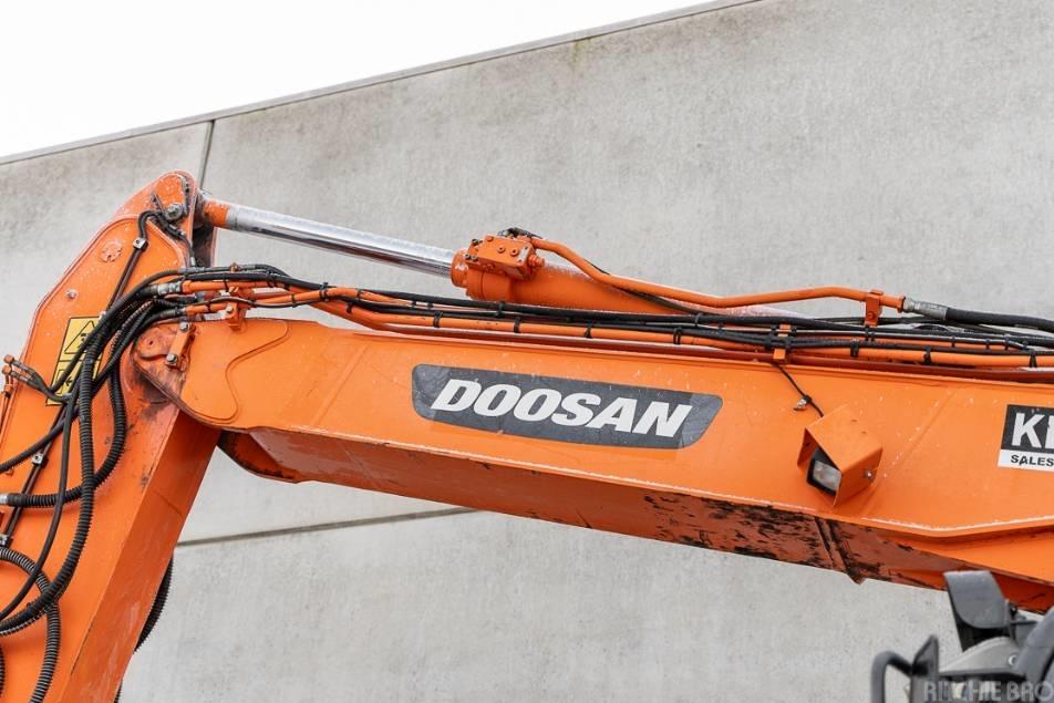Excavator pe roti - Doosan DX 140 W-3