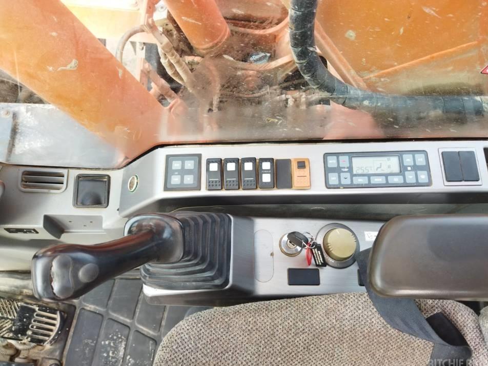 Excavator pe roti - Doosan DX 140 W