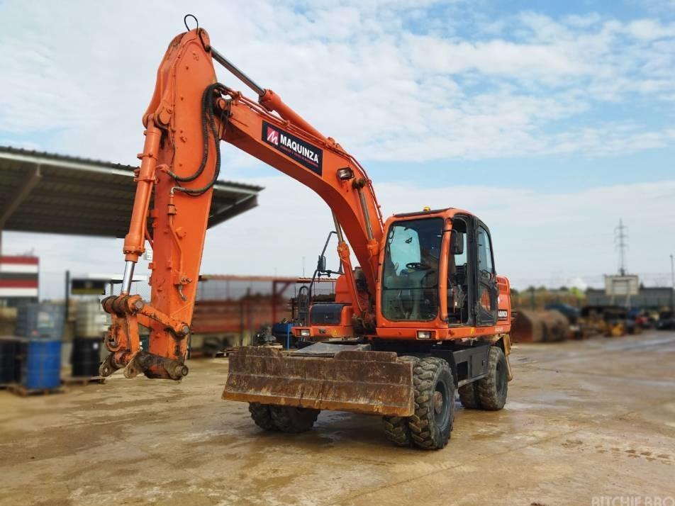 Excavator pe roti - Doosan DX 140 W