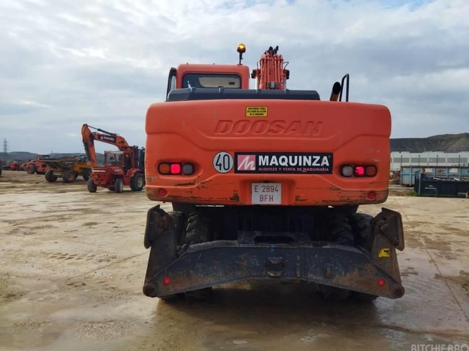 Excavator pe roti - Doosan DX 140 W