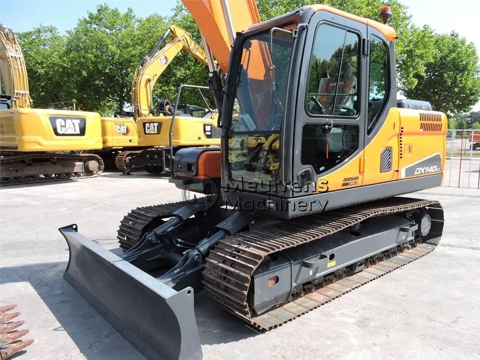 Excavator pe senile - Doosan DX140LC