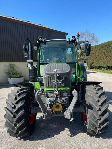 Tractor - Fendt 211 S