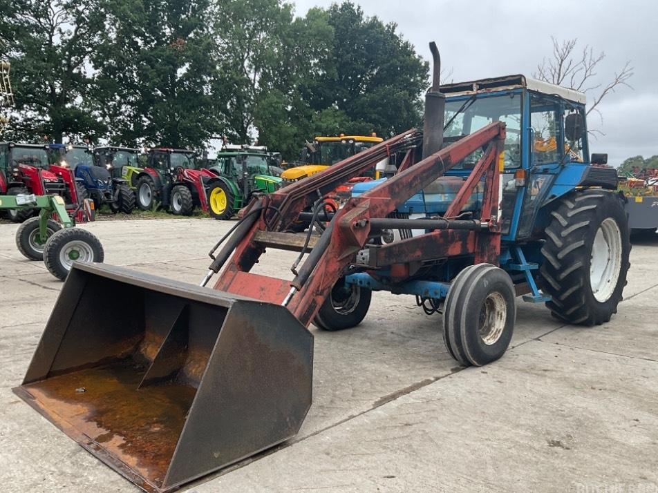 Tractor - Ford 5610
