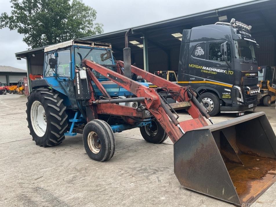 Tractor - Ford 5610