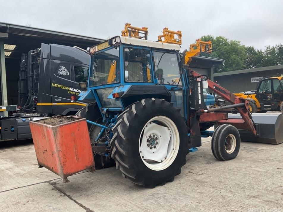 Tractor - Ford 5610