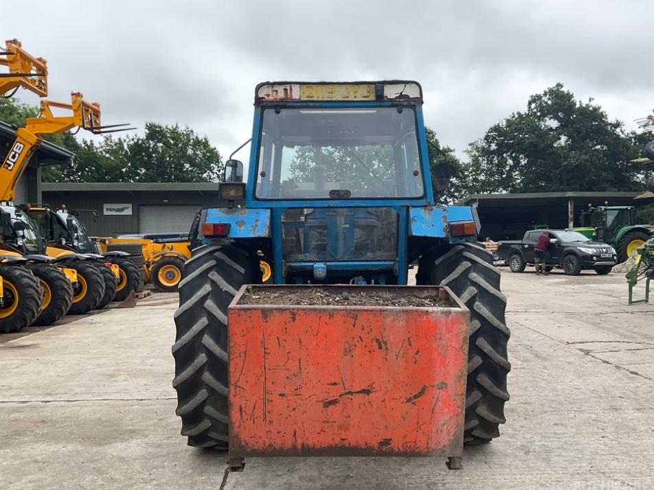 Tractor - Ford 5610