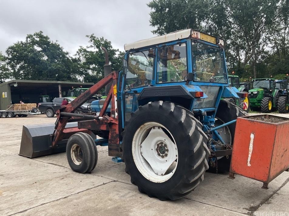 Tractor - Ford 5610
