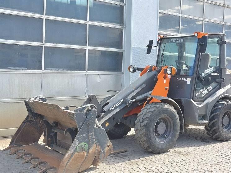 Mini incarcator - Hitachi ZW 75-6