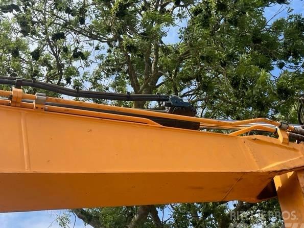 Excavator pe senile - Hyundai HX140LC