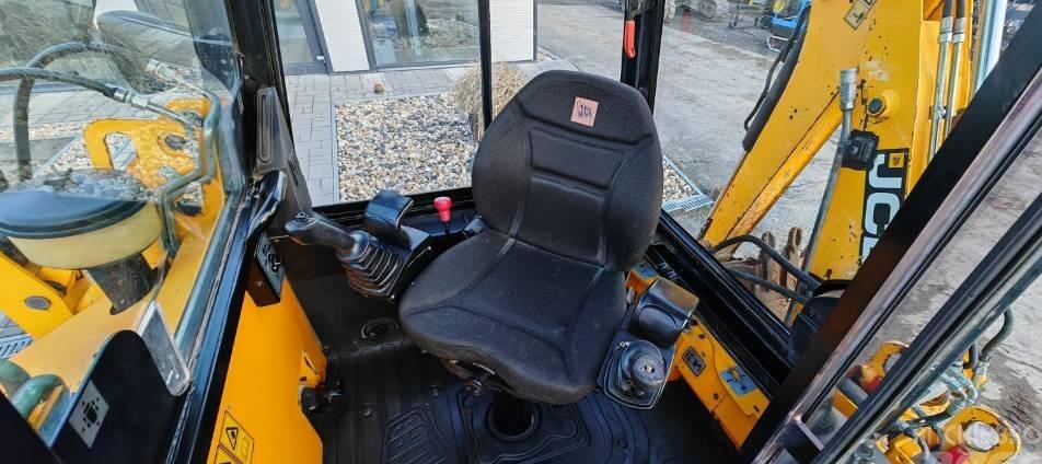 Buldoexcavator - JCB 1 CX 4 buckets, 4 x new tyres, 2 xused tyres, 1st