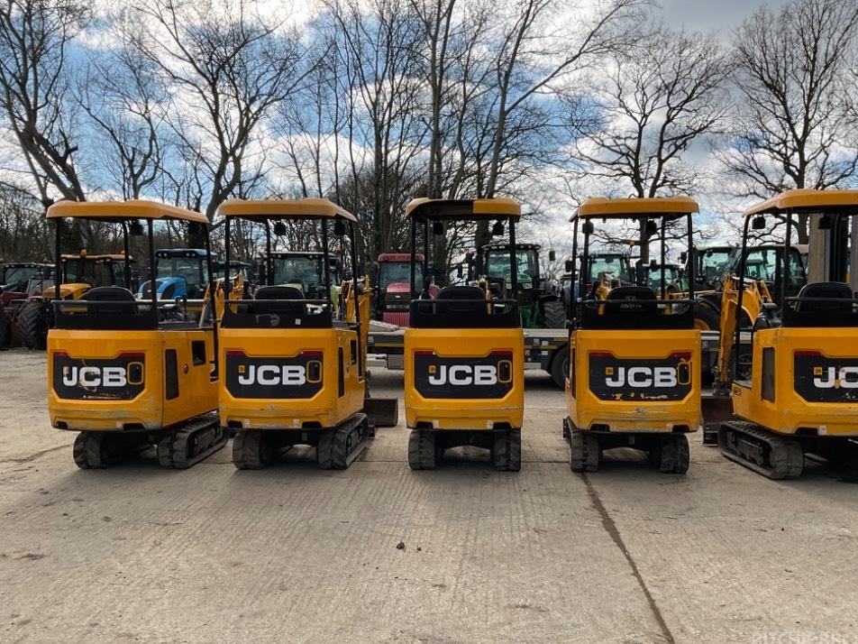 Miniexcavator - JCB 15 C-1