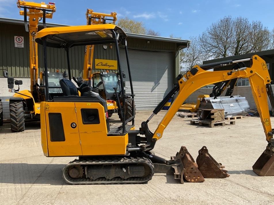 Miniexcavator - JCB 15 C-1