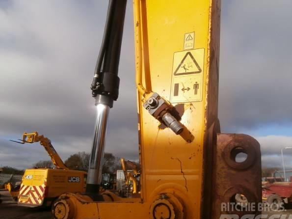 Excavator pe senile - JCB 220X LC