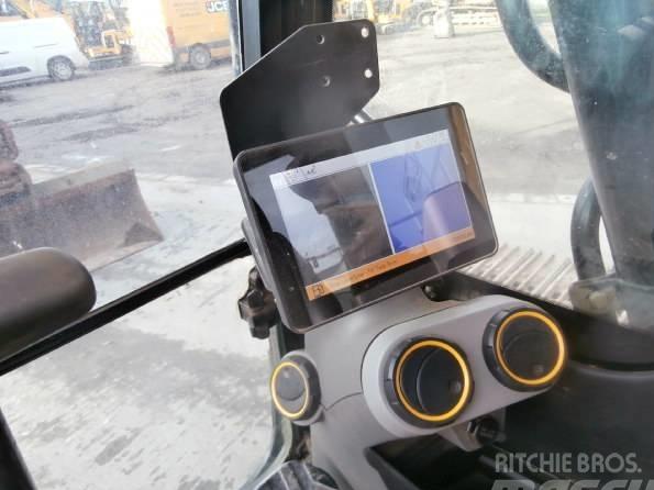 Excavator pe senile - JCB 220X LC