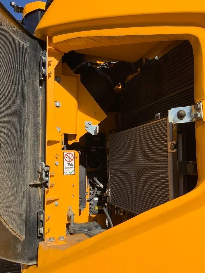 Excavator pe senile - JCB 245XR LC