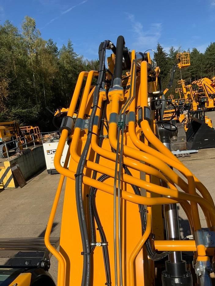 Excavator pe senile - JCB 245XR LC