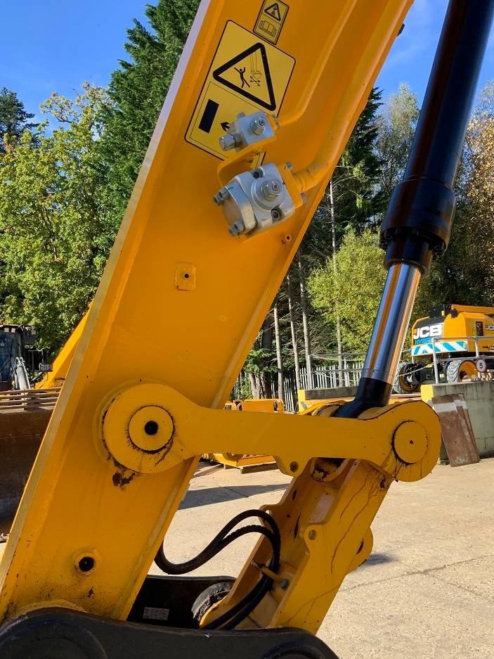 Excavator pe senile - JCB 245XR LC