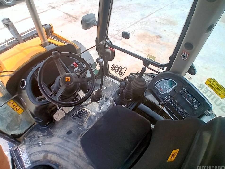 Buldoexcavator - JCB 3 CX 4 T