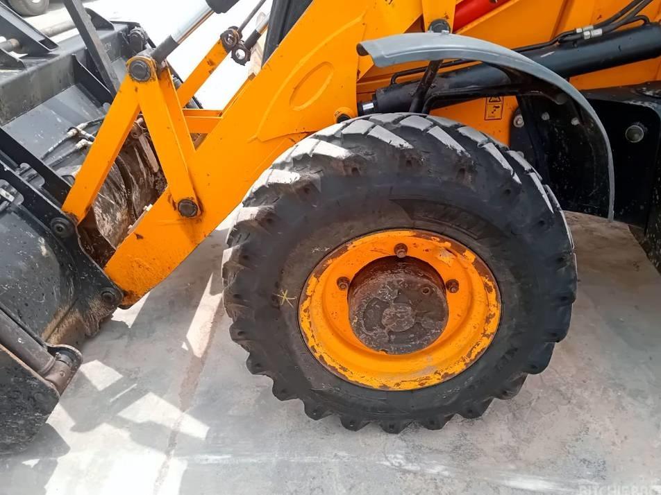 Buldoexcavator - JCB 3 CX 4 T