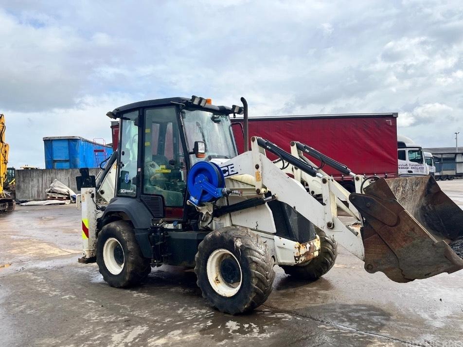 Buldoexcavator - JCB 3CX Compact