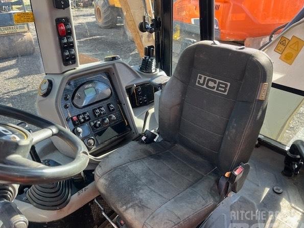 Buldoexcavator - JCB 3CX Compact