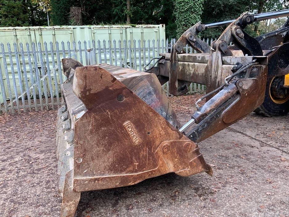 Incarcator frontal - JCB 437 HT