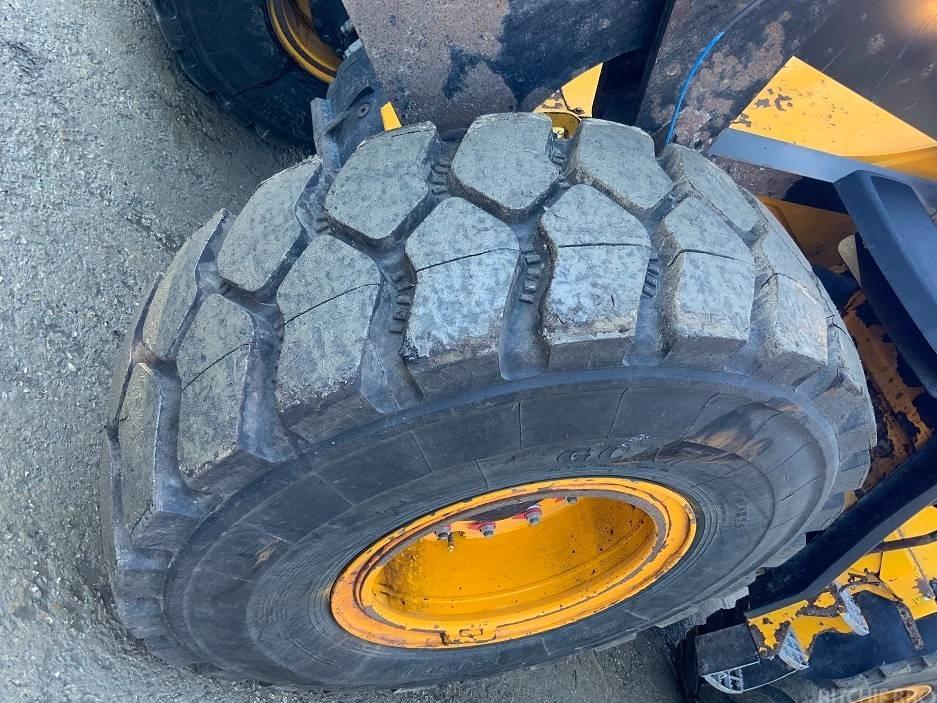 Incarcator frontal - JCB 437 HT