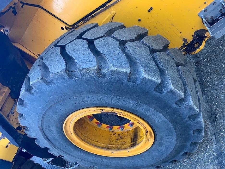 Incarcator frontal - JCB 437 HT