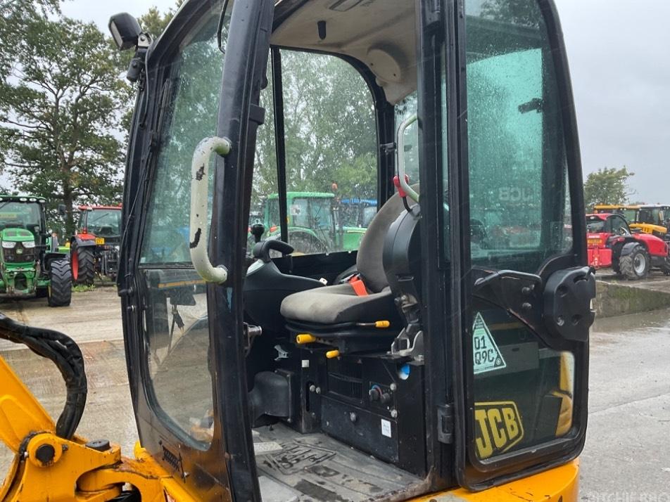 Miniexcavator - JCB 8030