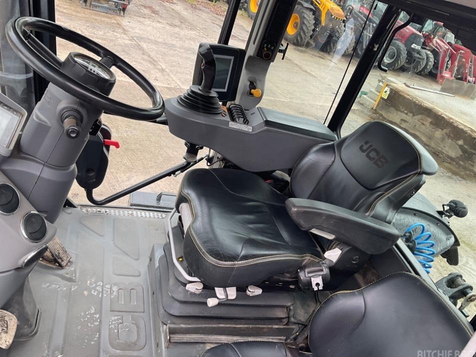 Tractor - JCB Fastrac 4220