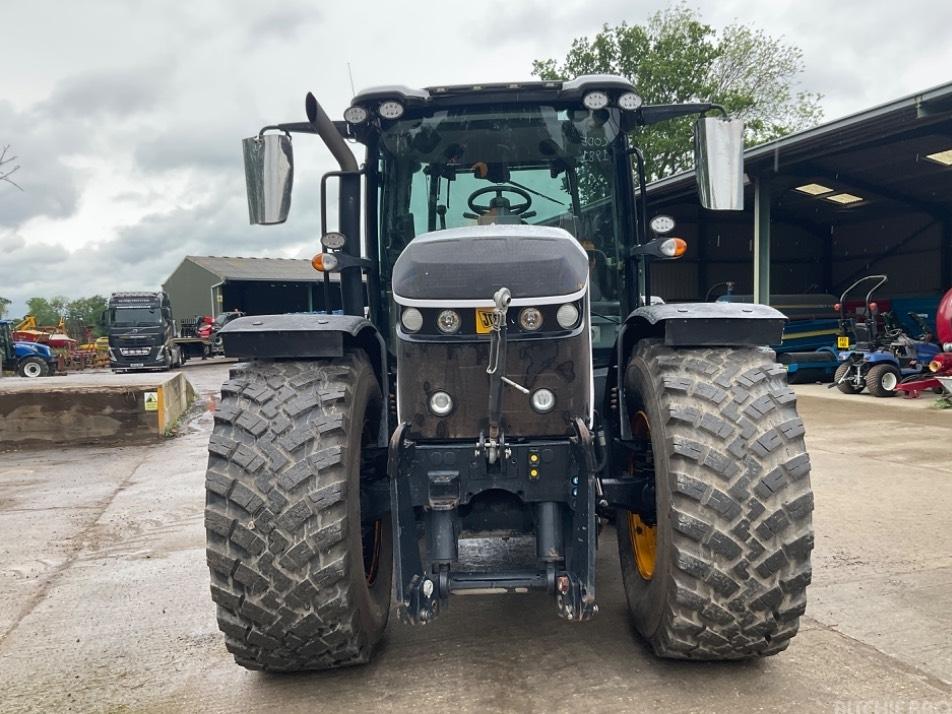 Tractor - JCB Fastrac 4220